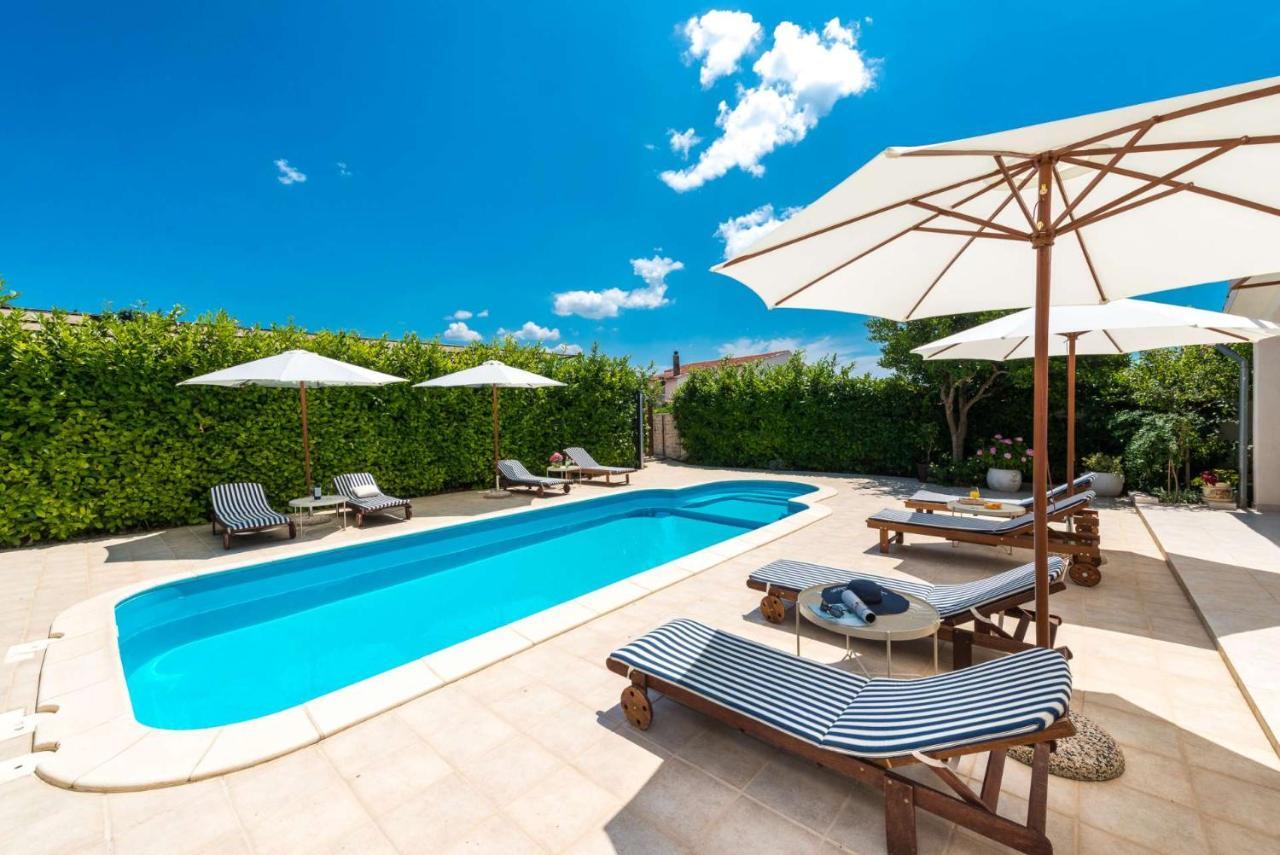 Holiday Home Floreat Оребич Экстерьер фото